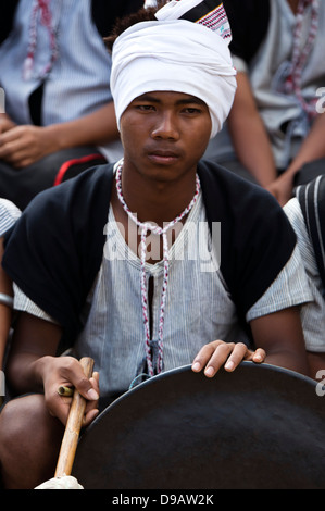 Naga tribal Mann in traditioneller Kleidung, Hornbill Festival, Kohima, Nagaland, Indien Stockfoto