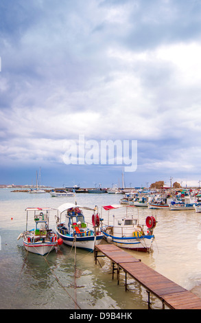 Boote im Hafen von Paphos, Zypern Stockfoto