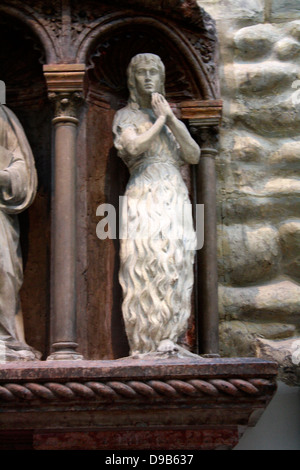 Leonardo De Marchioni Malaspinis. Denkmal gemacht ca 1430-1435 in Stuck, Marmor, istrischen Stein. Spinetta Malaspina war ein militärischer Befehlshaber, 1407 starb. Seine Erben dieses Denkmal in der Kirche, die pinetta in Verona gegründet. Stockfoto