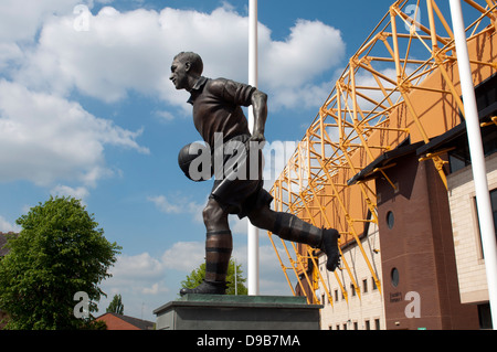 Billy Wright Statue außerhalb Molineux, Wolverhampton, UK Stockfoto