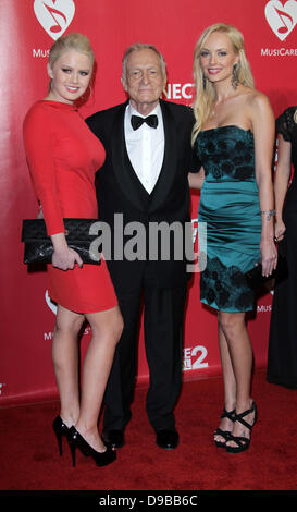 Anna Berglund, Hugh Hefner und Shera Bechard 2012 MusiCares Person Of The Jahr Gala Ehrung Paul McCartney statt auf dem Los Angeles Convention Center Los Angeles, Kalifornien - 10.02.12 Stockfoto