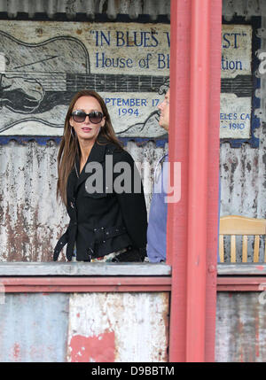 Bitte löschen Sie den folgenden Satz von Bildern von Ihrem System - geschickt in Fehler Melissa Gorga im House Of Blues in West Hollywood in West Hollywood Kalifornien - 11.02.12 Stockfoto