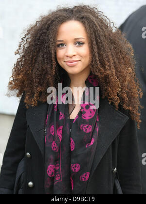 Natalie Gumede außerhalb der ITV Studios London, England - 10.02.12 Stockfoto