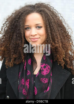 Natalie Gumede außerhalb der ITV Studios London, England - 10.02.12 Stockfoto