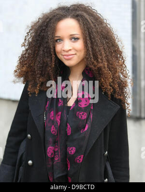 Natalie Gumede außerhalb der ITV Studios London, England - 10.02.12 Stockfoto