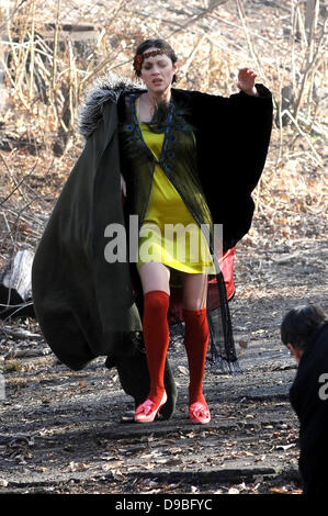 Marion Cotillard Dreharbeiten "Untitled James Gray Project" an Originalschauplätzen in Brooklyn. New York City, USA - 31.01.12 Stockfoto