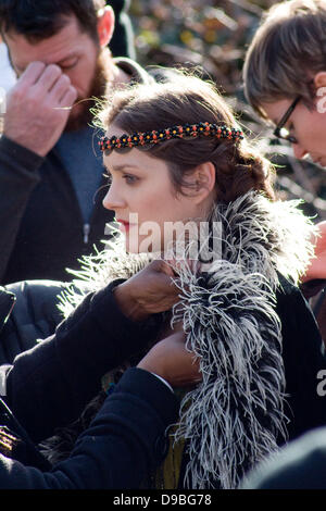 Marion Cotillard Dreharbeiten "Untitled James Gray Project" vor Ort in Prospect Park in Brooklyn. New York City, USA - 31.01.12 Stockfoto