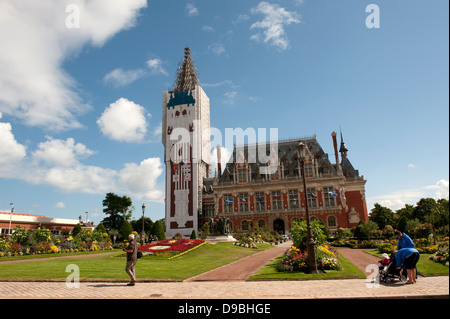 Hotel De Ville Rathaus des alten Calais Frankreich Europa Stockfoto