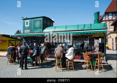 Wagen für Getränke, Warnemünde, Mecklenburg-Western Pomerania, Deutschland, Getraenkewagen, Warnemünde, Mecklenburg-Vorpommern, Deut Stockfoto