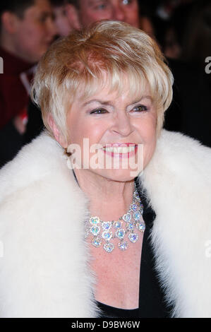 Gloria Hunniford National Television Awards 2012 statt in der O2 Arena - Ankünfte London, England - 25.01.12 Stockfoto