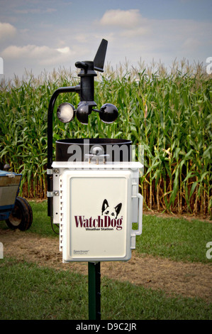 Diese Watch-Dog-Wetterstation ist Bestandteil des US Department of Agriculture, Natural Resources Conservation Service Chesapeake Bay Watershed Initiative. Die Wetterstation erkennt und Windrichtung, Windgeschwindigkeit, Temperatur, Relative Luftfeuchtigkeit und Niederschlag Rate zu speichern. Stockfoto