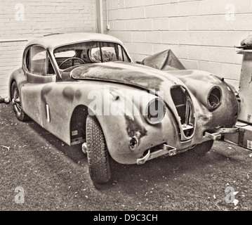 Jaguar XK140 Oldtimer Restaurierung Garage britischen Reparatur mechanische Qualität schöne wiederherstellen Fixed Head Coupé Stockfoto