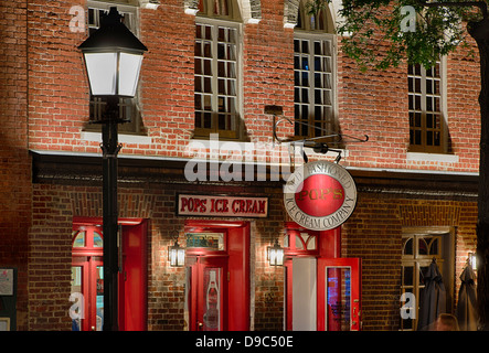 Eisdiele entlang der King Street, Alexandria, Virginia, USA Stockfoto