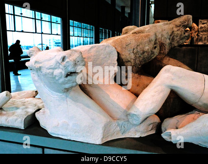 Die vier Pferd wagen von Helios aus einem Abschnitt der Osten Giebel des Parthenon, in das neue Akropolis-Museum in Athen untergebracht Stockfoto