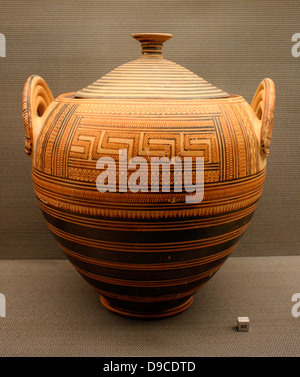 Zurückzuführen Pyxis oder Glas mit Deckel. Griechischen Bestattung Glas ca. 8. Jahrhundert v. Chr. Athen, Griechenland. Stockfoto