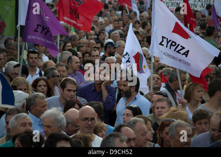 Athen, Griechenland, 17. Juni 2013. Griechische Partei SYRIZA Oppositionsführer, befasst sich mit Alexis Tsipras Unterstützer ein Jahr nach den Parlamentswahlen 2012. Stockfoto