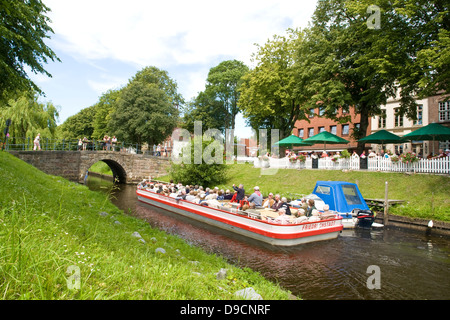 Kanal-Reise in Friedrichs Stadt, Grachtenfahrt in Friedrichstadt, Stockfoto