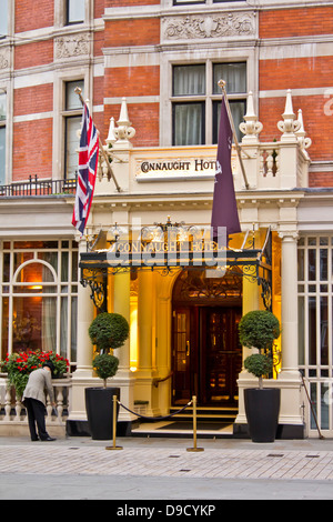 Connaught Hotel Front Eingang, London, UK Stockfoto