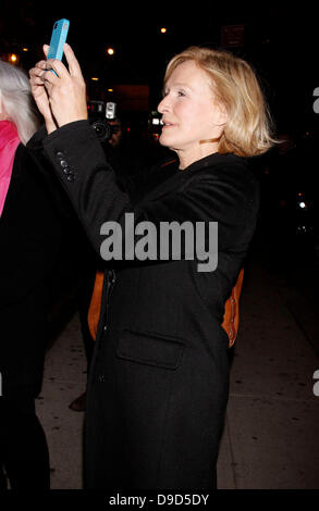 Glenn Close besucht eine Aufführung von "Liebe, Verlust und was ich stehts" nun mit ihrer Tochter Annie Starke an der Westseite Theater New York City, USA - 24.03.11 Stockfoto