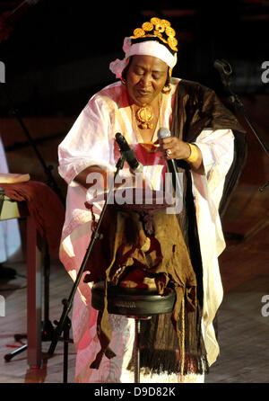 Khaira Arby "The Living Legacy von 30 Millionen Untold Stories" live Konzert New York City, USA - 25.03.11 Stockfoto