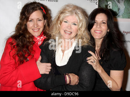 Joely Fisher, Connie Stevens, Tricia Leigh FIsher "Rettende Gnade B. Jones" Screening Laemmle Sunset 5 Theater angekommen. West Hollywood, Kalifornien - 26.03.11 Stockfoto