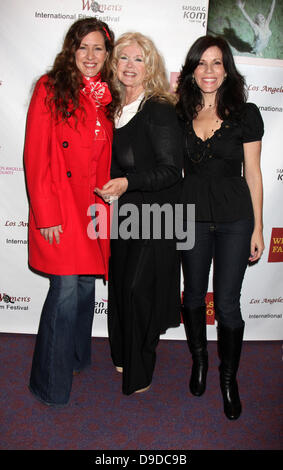 Joely Fisher, Connie Stevens, Tricia Leigh FIsher "Rettende Gnade B. Jones" Screening Laemmle Sunset 5 Theater angekommen. West Hollywood, Kalifornien - 26.03.11 Stockfoto