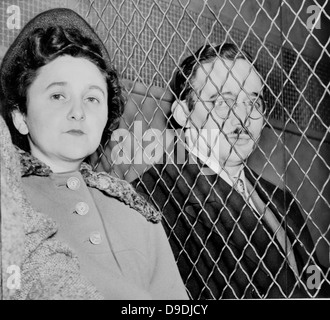 Julius Rosenberg und Ethel Greenglass Rosenberg der Verschwörung, um Spionage während einer Zeit des Krieges verurteilt und hingerichtet. Stockfoto