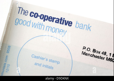 Co-Operative Bank Zahlen im Buch (Bank Giro Kredit Form) Co-Operative Bank steht vor Verstaatlichung Stockfoto