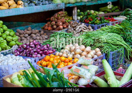 Frisches Obst und Gemüse auf den asiatischen Markt Stockfoto