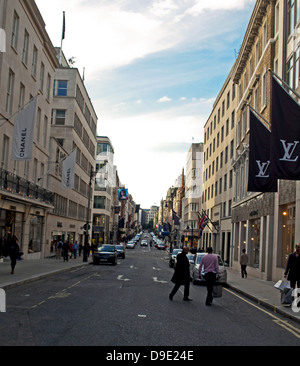 Ansicht der Bond Street, einer exklusiven Einkaufsstraße im Londoner West End, die Nord-Süd verläuft zwischen Oxford Street und Piccadilly Stockfoto