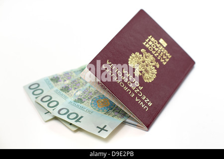 Polnischen Pass mit Banknoten Stockfoto