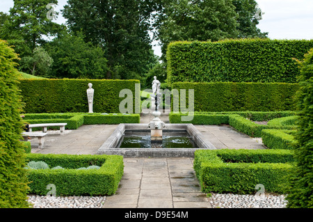 Formale Garten Kew Palace, Kew Royal Botanic Gardens, London, UK Stockfoto