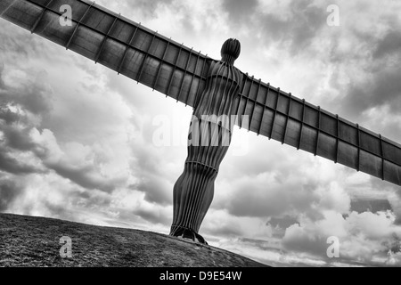 Engel des Nordens. von Antony Gormley 20 Meter hohen Ikonischen arbeiten in Gateshead, Tyne und Wear, England, in der Nähe der A 1. Stockfoto