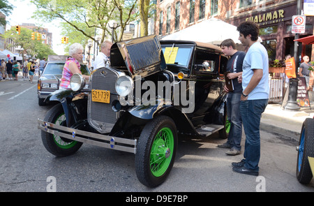 1930 Ford Model A Victoria am rollenden Skulptur Auto show 13. Juli 2012 in Ann Arbor, Michigan Stockfoto