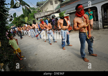 Ostern feiern, einschließlich der realen Kreuzigungen, in San Fernando, Philippinen Stockfoto