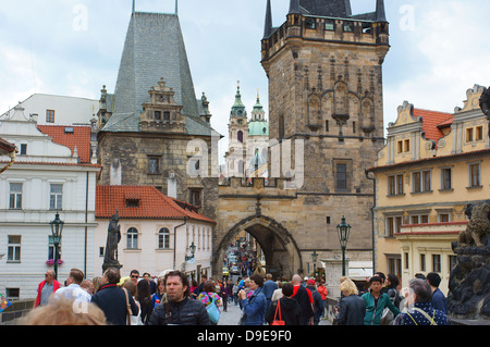 Prag-Gateway für die meisten Karlsbrücke Karluv Stockfoto