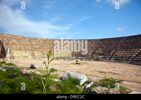 Theater in römische Ausgrabungsstätte von Salamis bei Famagusta, Zypern. Stockfoto