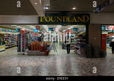 Poundland Shop Maidstone Zweig Kent uk 2013 Stockfoto