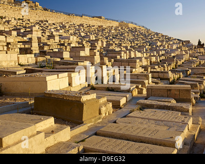 Jüdischer Friedhof auf dem Ölberg in Jerusalem, Israel Stockfoto