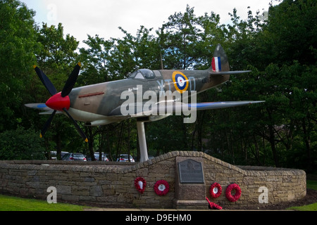 Spitfire Fighter Aircraft blau Peter Memorial Flughafen Edinburgh Stockfoto