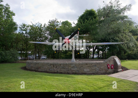 Spitfire Fighter Aircraft blau Peter Memorial Flughafen Edinburgh Stockfoto