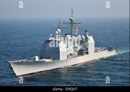 Der Ticonderoga-Klasse geführte Flugkörper Kreuzer USS Shiloh. Stockfoto