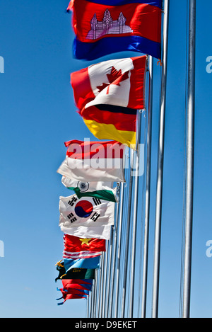 Eine Reihe von Flaggen vertreten die Länder am Übung Khaan Quest 2011 teilnehmen. Stockfoto