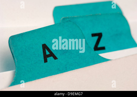 Eine A bis Z von A bis Z Einreichung Ablagesystem weggeräumt Alphabet Archiv Archive in Archiven genommen blaue blaue Buchstaben organisieren aus angeordnet Stockfoto