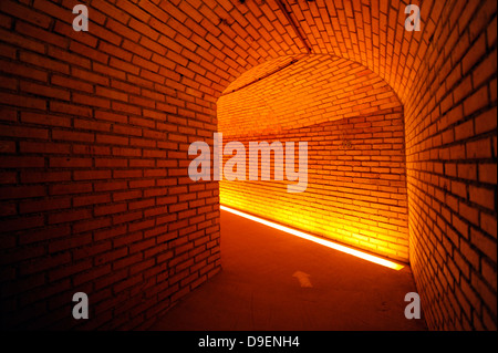 Licht am Ende des Tunnel Loisium Weinwelt Langenlois Kamptal UNESCO Welt Kulturerbe Welt Natur Erbe Wachau niedriger Stockfoto