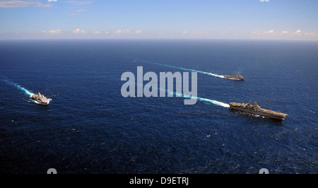 USS Boxer, USS Comstock und USS Green Bay transit im Indischen Ozean. Stockfoto