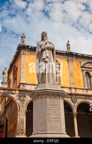 Denkmal von Dante, Verona, Italien Stockfoto