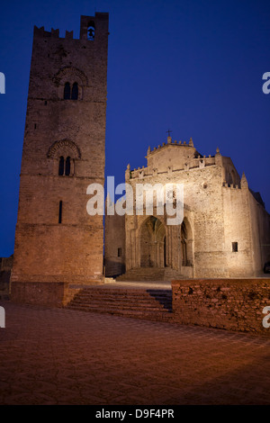 Chiesa Madre und Bell Tower in Erice auf Sizilien. Stockfoto