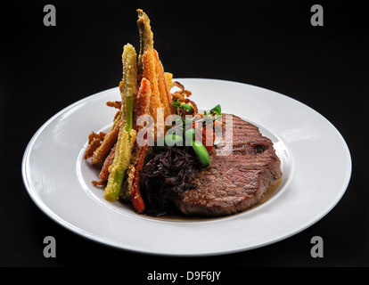 Rindersteak mit Gemüse Stockfoto