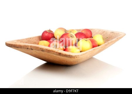 Äpfel-Schüssel in eine alte Holzschale, Äpfel in im alten hölzernen Stockfoto